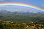 Regenbogen über Trigance Alpes de Haute Provence